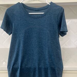 lululemon athletica Swiftly Tech Blue Short Sleeve Tee, no tag size 4